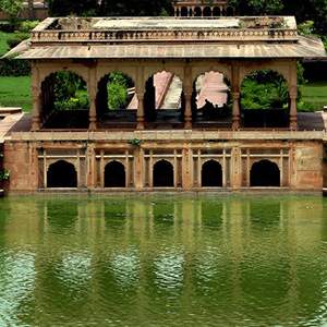 Deeg Palace